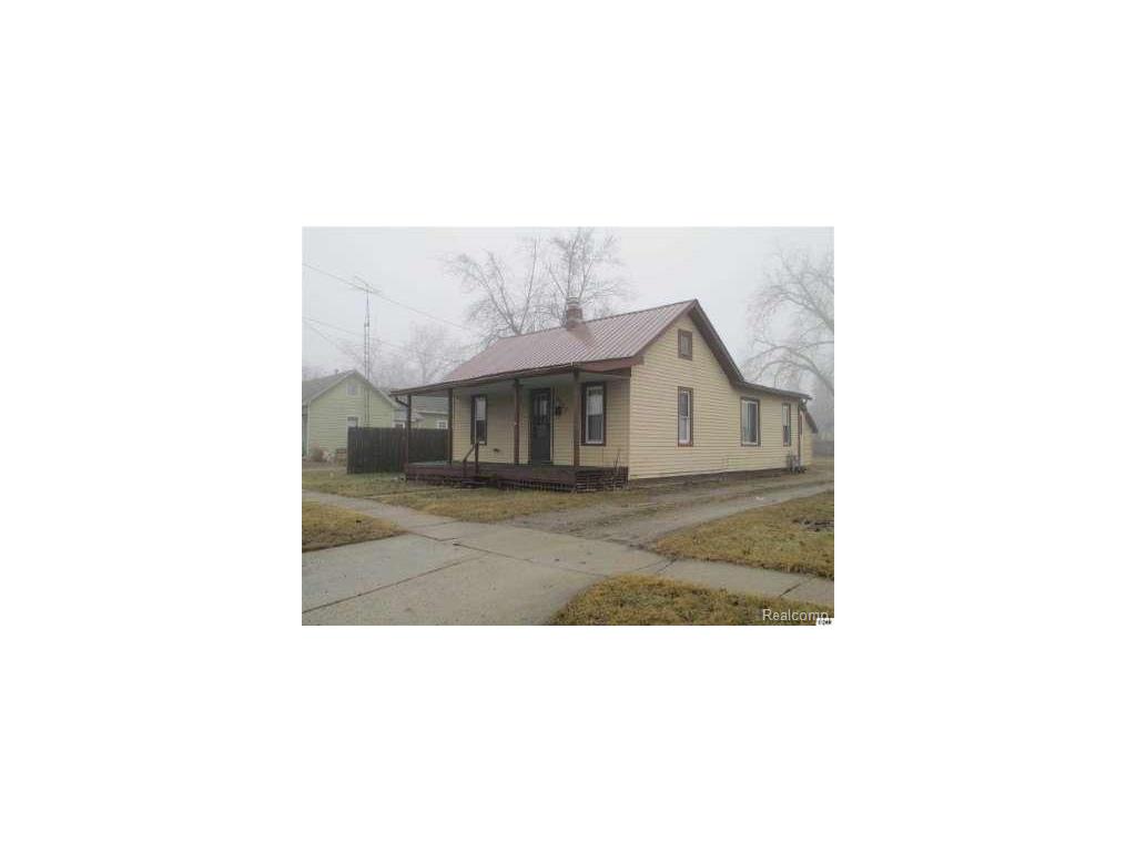 1104 Lowe Ave, Adrian, MI 49221 photo 1