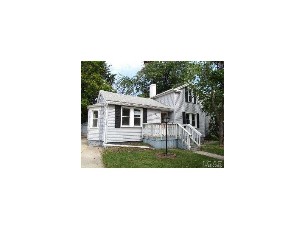 915 E Maumee, Adrian, MI 49221 photo 1