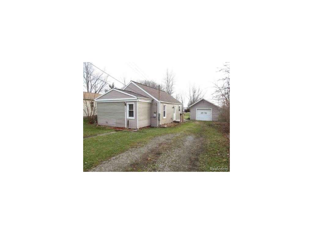 1035 State St, Adrian, MI 49221 photo 1