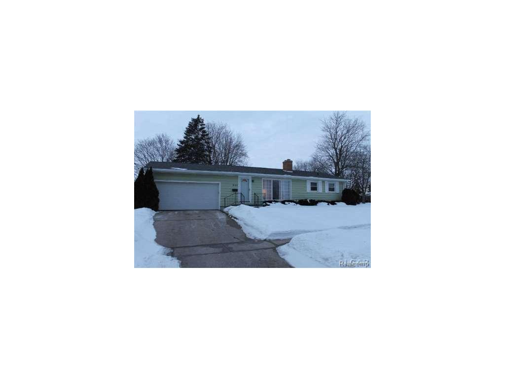 663 High Ct, Adrian, MI 49221 photo 1