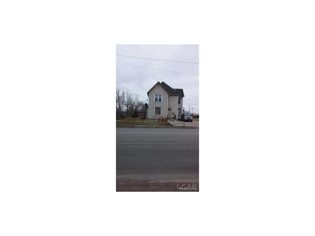 720 E Beecher St, Adrian, MI 49221 photo 1