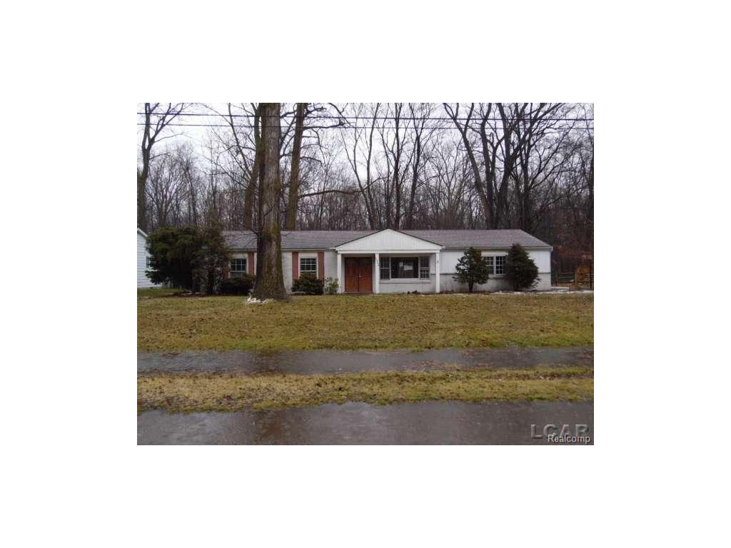 7952 Comanche Trl, Temperance, MI 48182 photo 1