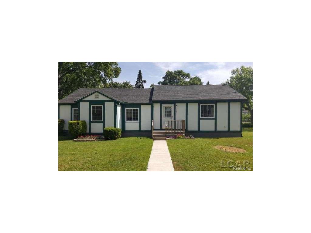 5560 Central Dr, Monroe, MI 48161 photo 1