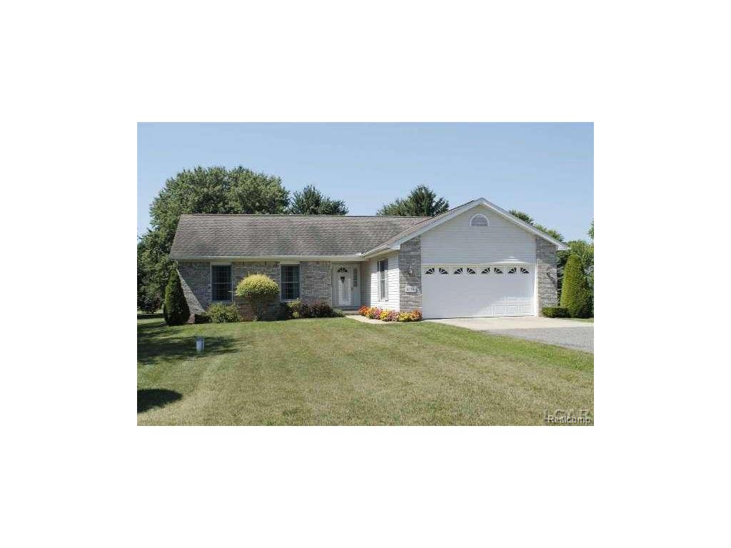 4115 Crescent View Dr, Tecumseh, MI 49286 photo 1