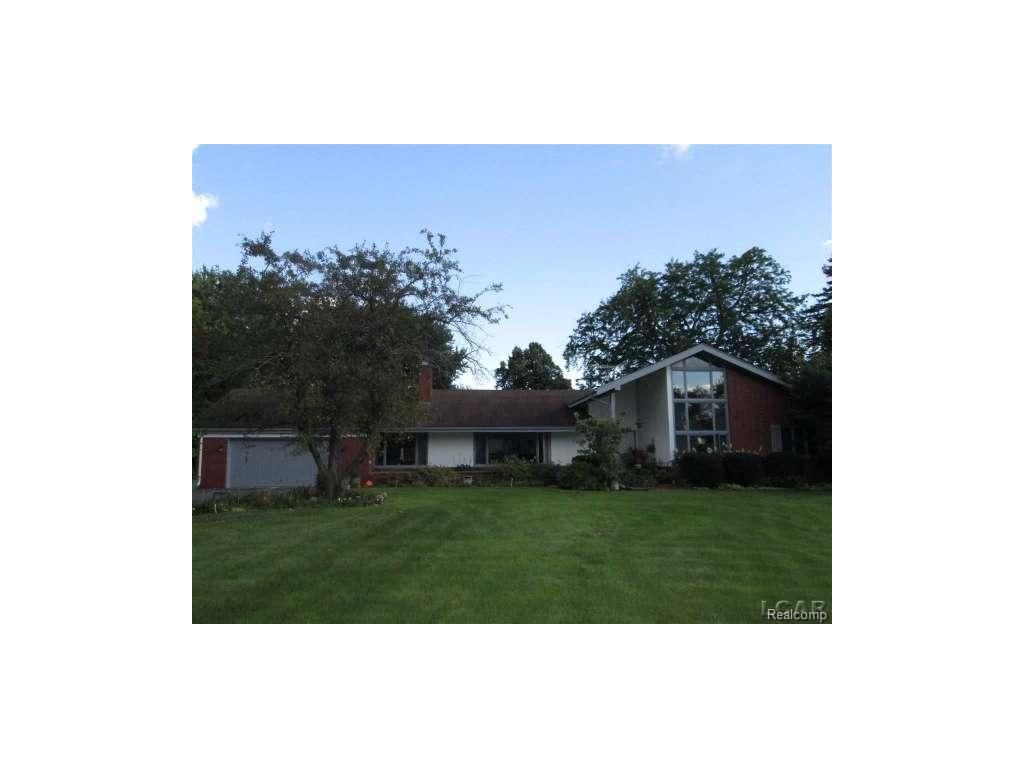 915 Riverside, Adrian, MI 49221 photo 1