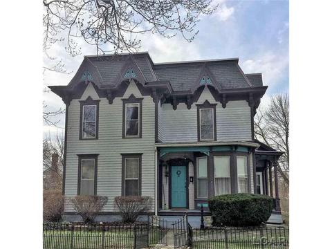 660 Dennis St, Adrian, MI 49221 photo 1