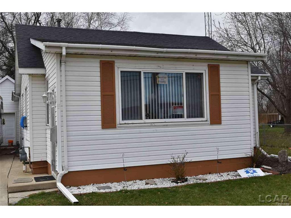 846 Division St, Adrian, MI 49221 photo 1