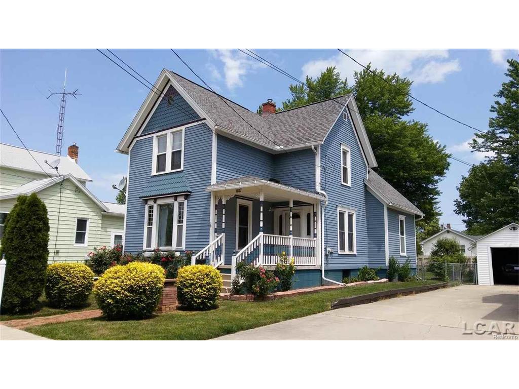 1027 E Hunt, Adrian, MI 49221 photo 1