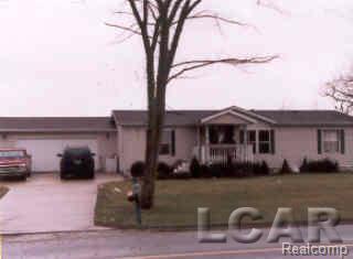 524 S Main St, Waldron, MI 49288 photo 1