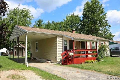 421 May Dr, Adrian, MI 49221 photo 1
