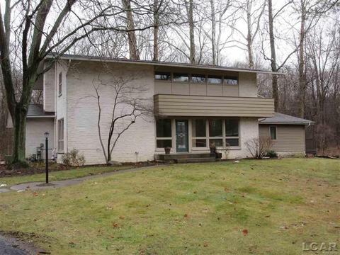 4769 Devonshire Ct, Adrian, MI 49221 photo 1