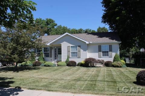 227 E Cummins St, Tecumseh, MI 49286 photo 1