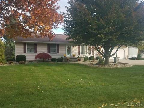 1207 Cherry Dr, Adrian, MI 49221 photo 1