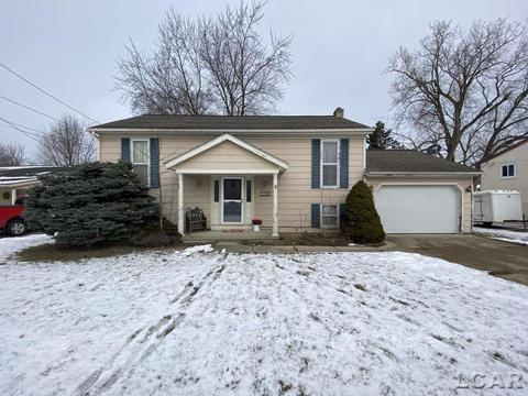 1026 E Brookside Dr, Adrian, MI 49221 photo 1