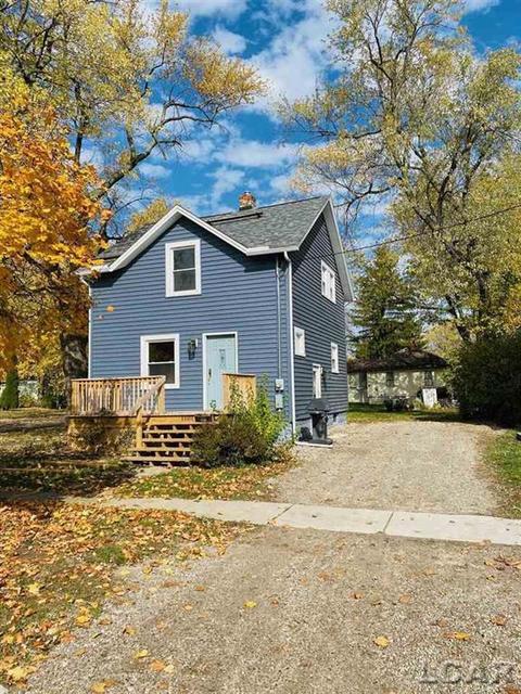 1101 E Hunt St, Adrian, MI 49221 photo 1