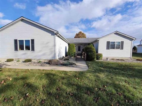 209 Joy Rd, Adrian, MI 49221 photo 1
