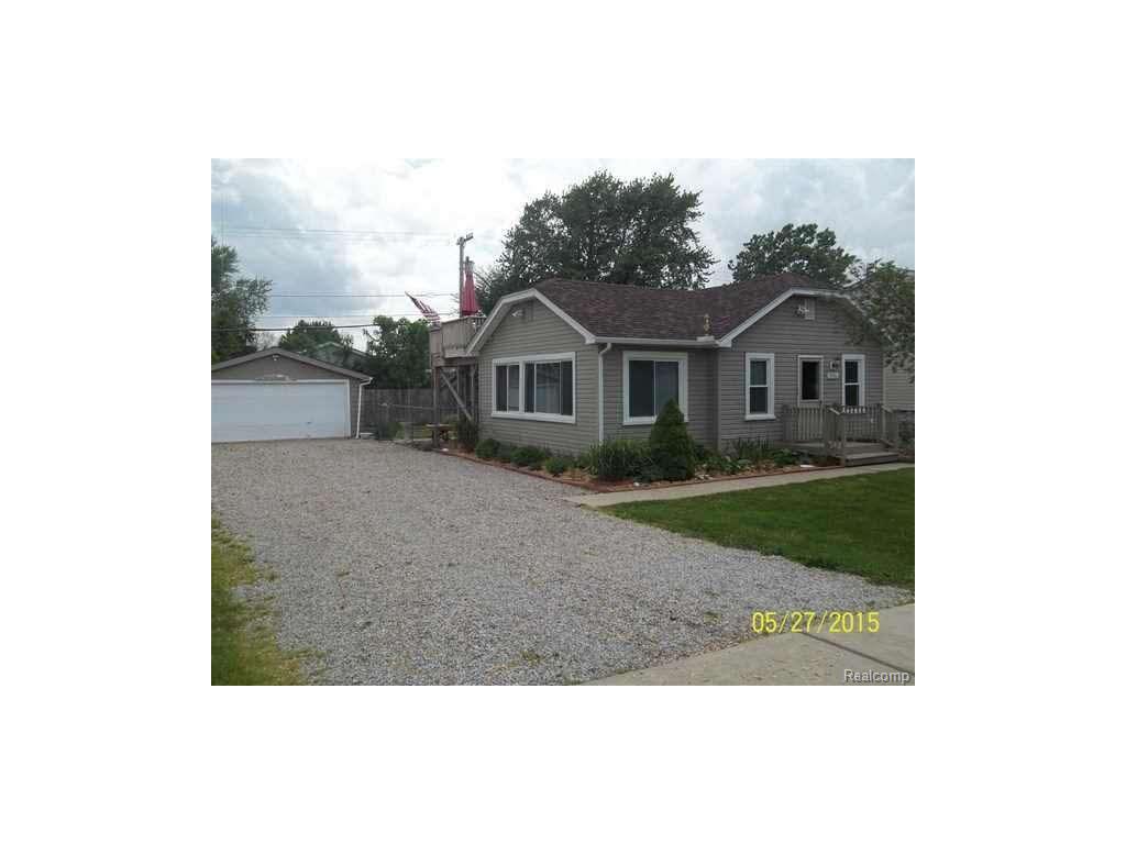 3326 Tenth St, Monroe, MI 48162 photo 1