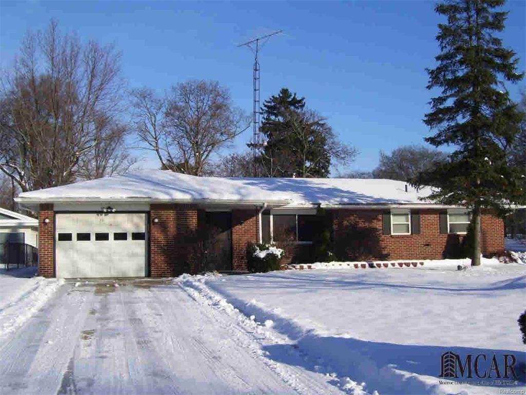 30 Marengo Dr, Temperance, MI 48182 photo 1