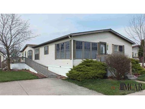 405 Midlands, Temperance, MI 48182 photo 1