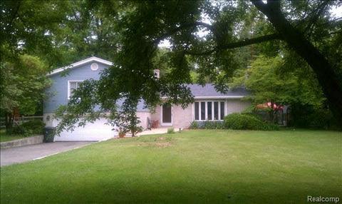 7859 Comanche Trl, Temperance, MI 48182 photo 1