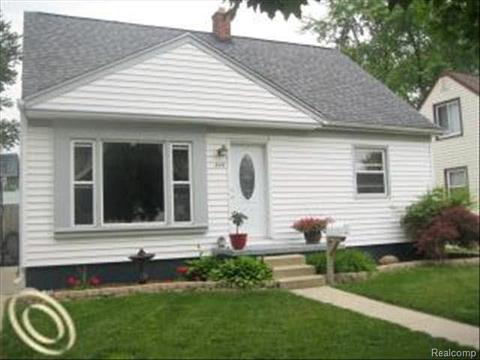849 Winston Dr, Monroe, MI 48161 photo 1