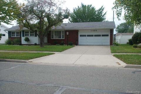 1305 N Roessler, Monroe, MI 48162 photo 1