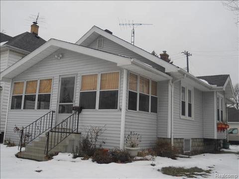 331 Maple, Monroe, MI 48162 photo 1
