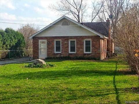 2917 N Custer, Monroe, MI 48162 photo 1