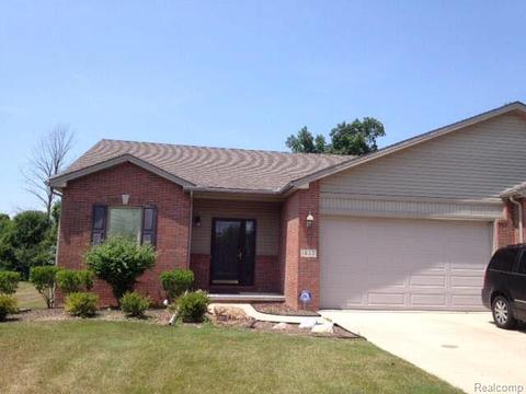 1833 Winding Mdws, Frenchtown Twp, MI 48162 photo 1