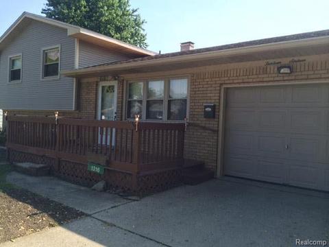 1316 Lavender, Monroe, MI 48162 photo 1