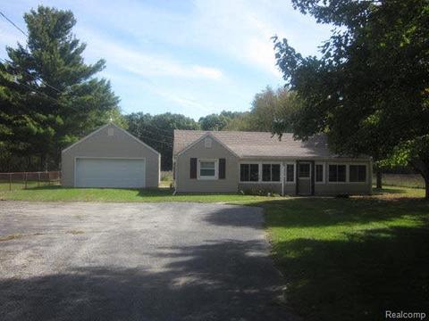 9190 Secor, Temperance, MI 48182 photo 1
