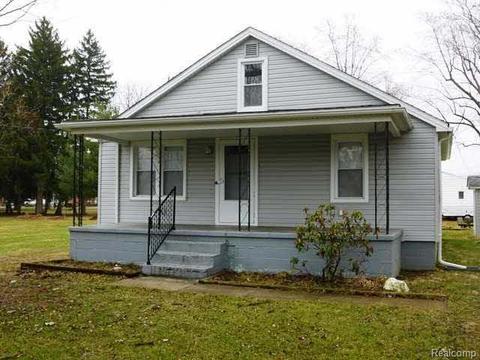 15580 Pine St, Monroe, MI 48161 photo 1