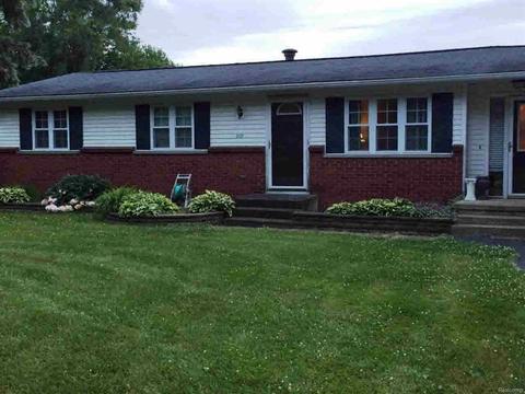 2123 Devonshire, Temperance, MI 48182 photo 1