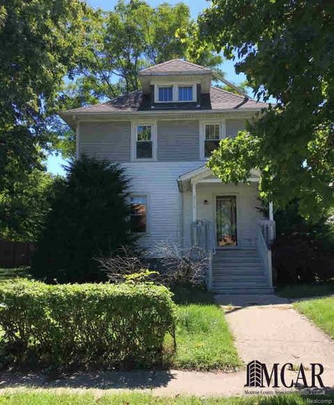 216 E Grove St, Monroe, MI 48162 photo 1