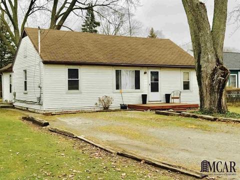 5558 Central Dr, Monroe, MI 48161 photo 1