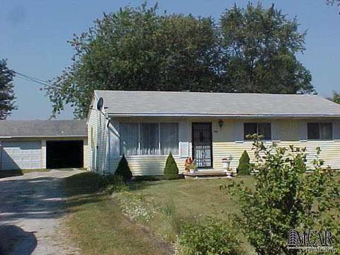 7231 Maplewood, Temperance, MI 48182 photo 1