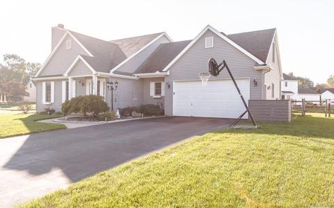 1075 Eagle, Temperance, MI 48182 photo 1