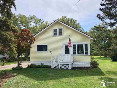 928 Cole, Monroe, MI 48162 photo 1