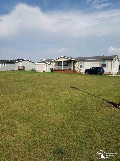 3355 Berry, Carleton, MI 48117 photo 1