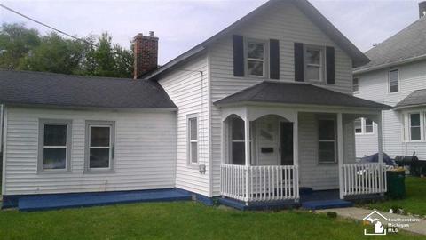1126 E 4th St, Monroe, MI 48161 photo 1