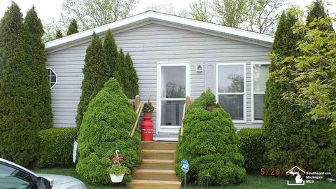 526 Burwick, Temperance, MI 48182 photo 1
