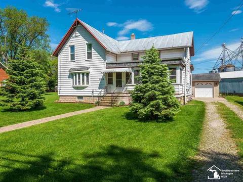 9038 Joseph St, Maybee, MI 48159 photo 1