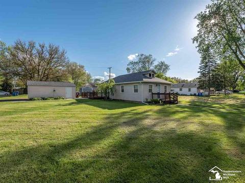 3138 3rd St, Monroe, MI 48162 photo 1