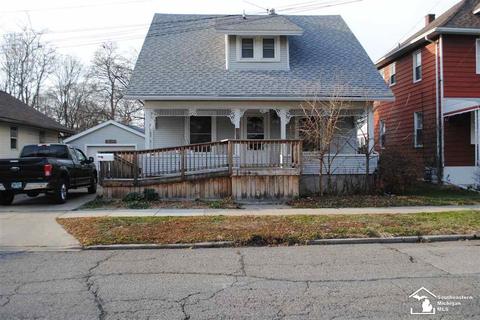 421 Sackett, Monroe, MI 48162 photo 1