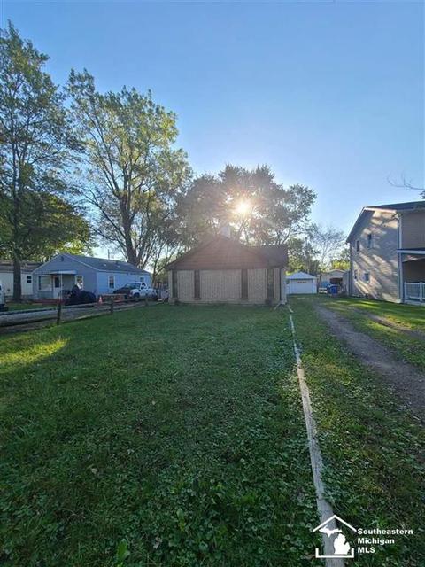 1888 Spaulding, Monroe, MI 48162 photo 1