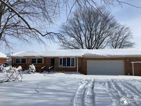 11682 Douglas, Temperance, MI 48182 photo 1