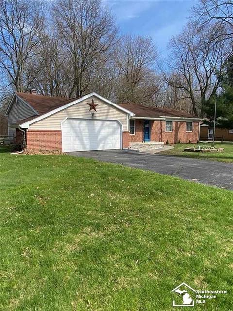 8016 Comanche Trl, Temperance, MI 48182 photo 1