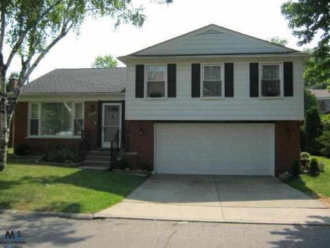 801 Grosse Pointe Ct, Grosse Pointe, MI 48230 photo 1
