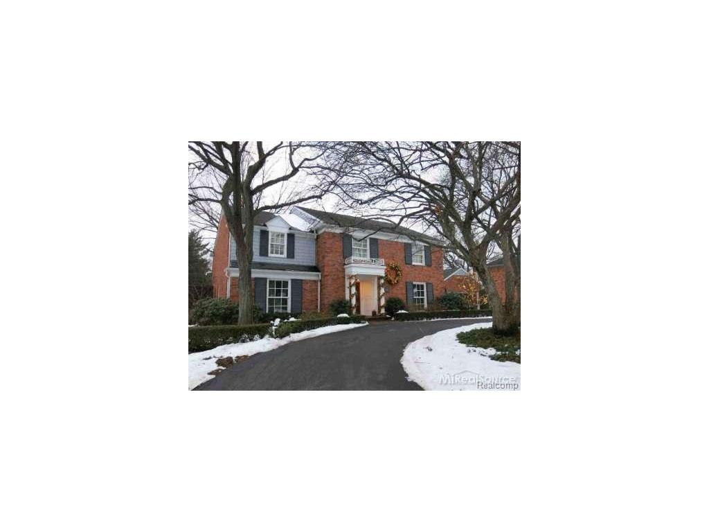 17 Cameron Pl, Grosse Pointe, MI 48230 photo 1
