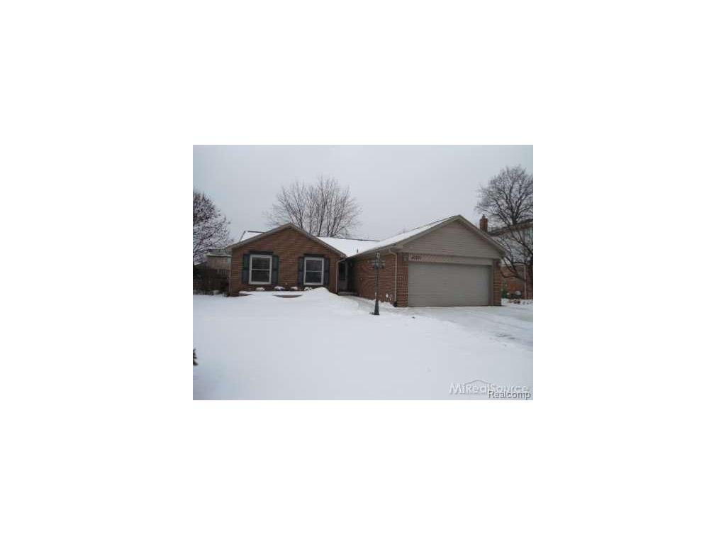 47271 Blueridge Dr, Macomb, MI 48044 photo 1